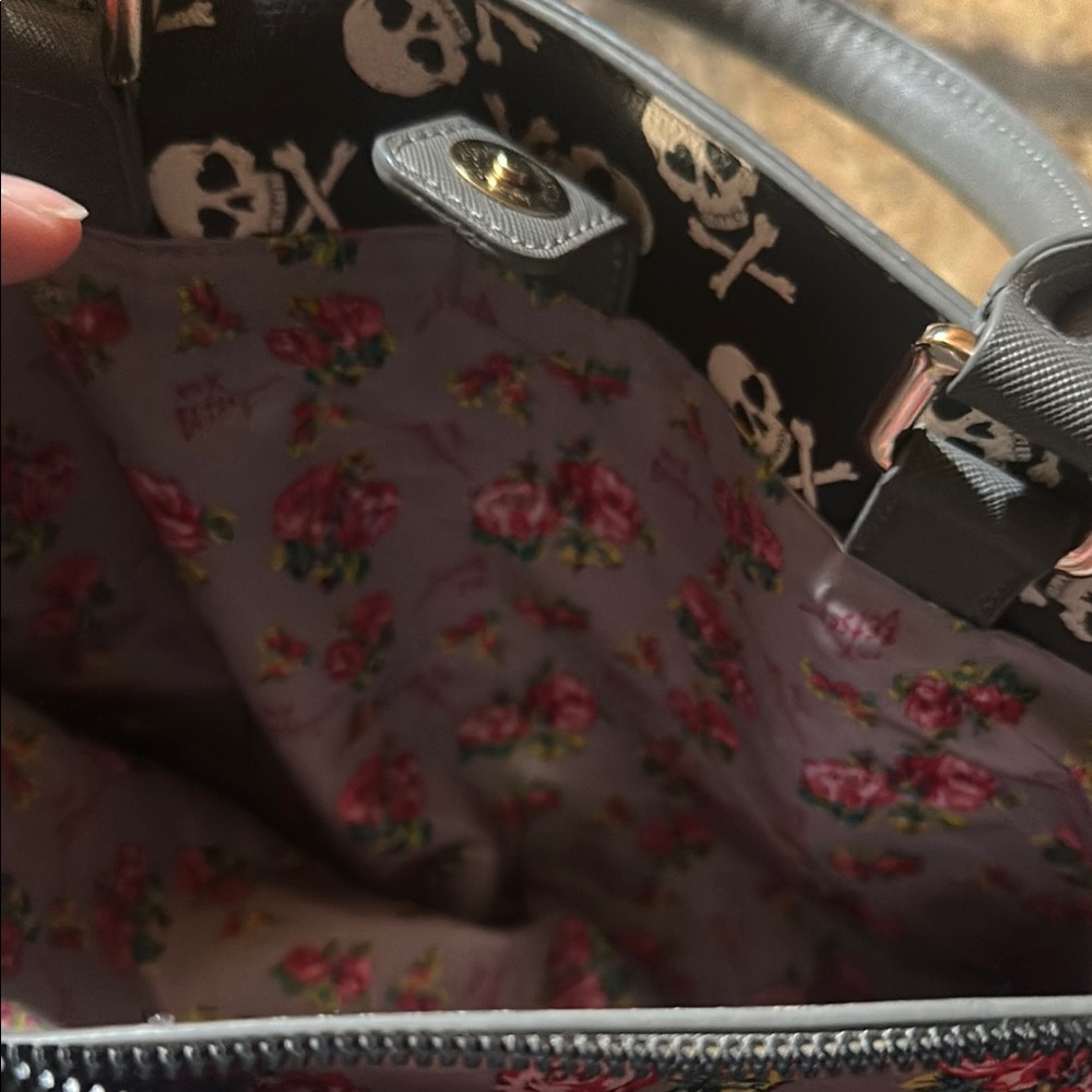 Gray Skull Embossed Betsey Johnson Satchel - Picture 6 of 7